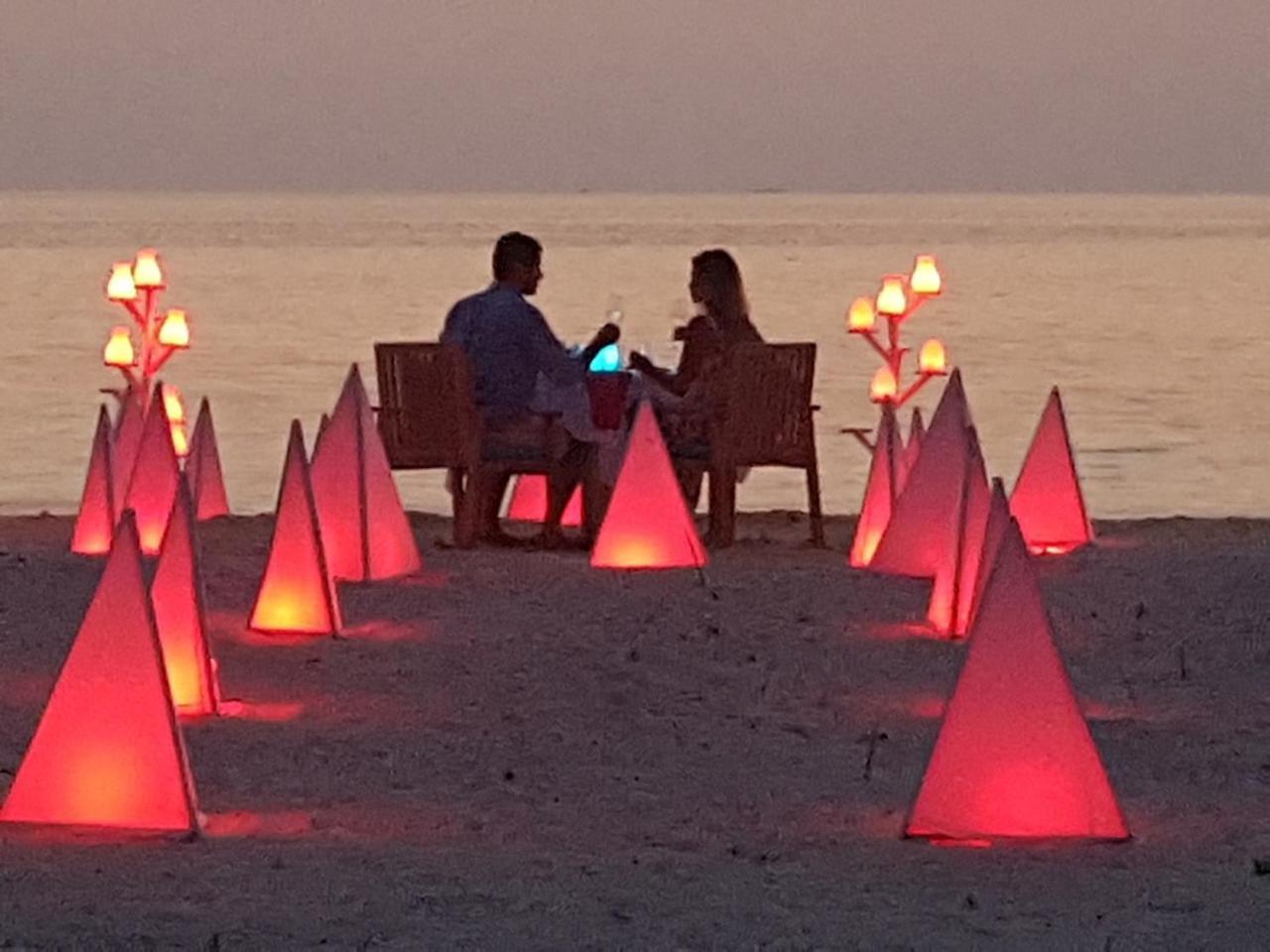 คูดาฟุชิ รีสอร์ต แอนด์ สปา Hotel Meedhoo  ภายนอก รูปภาพ
